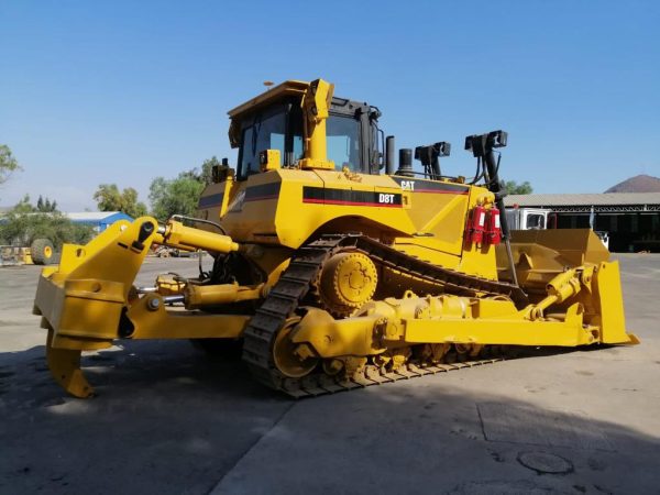 BULLDOZER D8T CATERPILLAR 2011