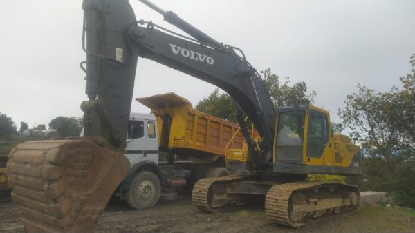 EXCAVADORA VOLVO EC330B AÑO 2011 - Imagen 2