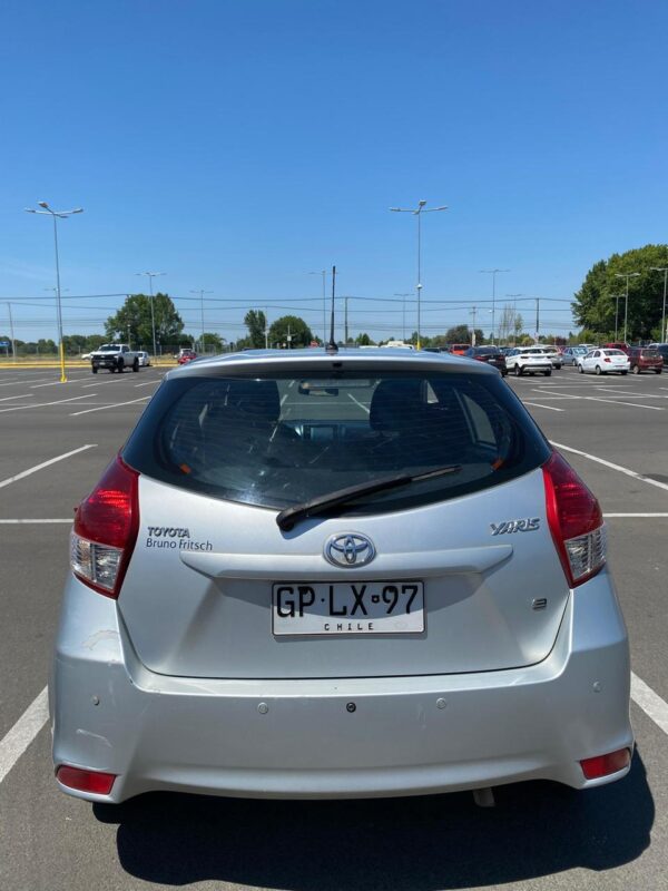 TOYOTA YARIS AÑO 2014 / CHILLÁN - Imagen 8