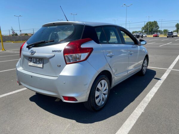 TOYOTA YARIS AÑO 2014 / CHILLÁN - Imagen 6