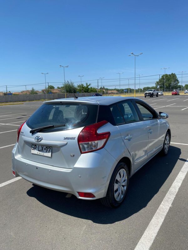 TOYOTA YARIS AÑO 2014 / CHILLÁN - Imagen 9